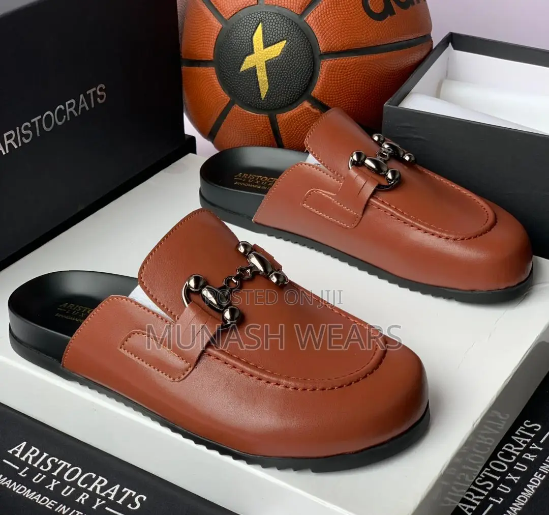 Aristocrat Mule 40-46 Available in White Brown Black