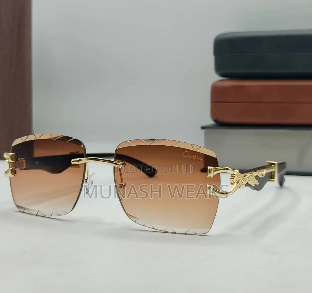 Cartier Fashion. Glasses Available in Various Color Lens