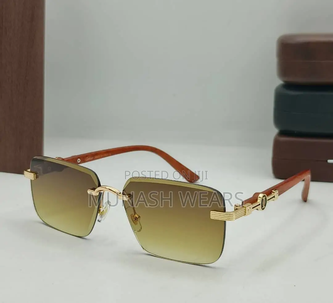 Cartier Fashion. Glasses Available in Various Color Lens