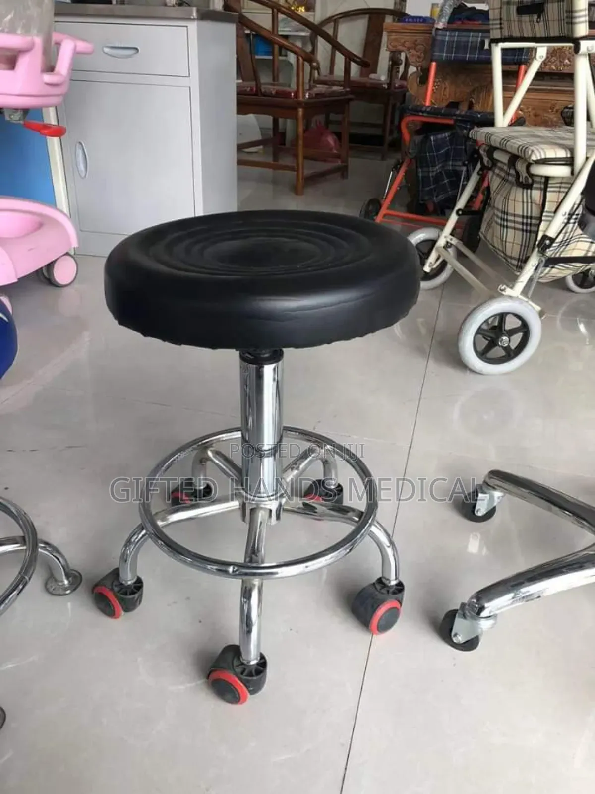 Adjustable Theater Stool