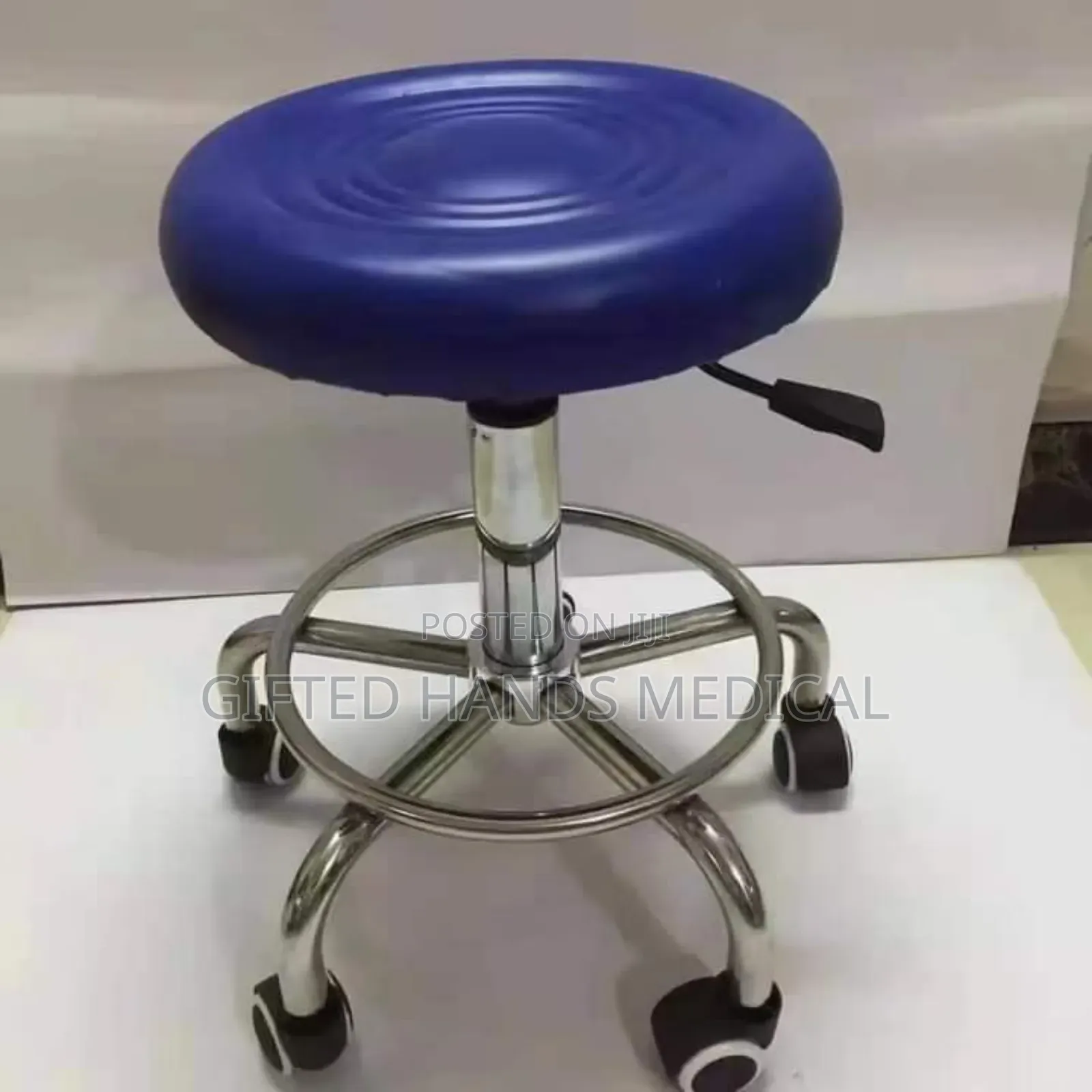 Adjustable Theater Stool