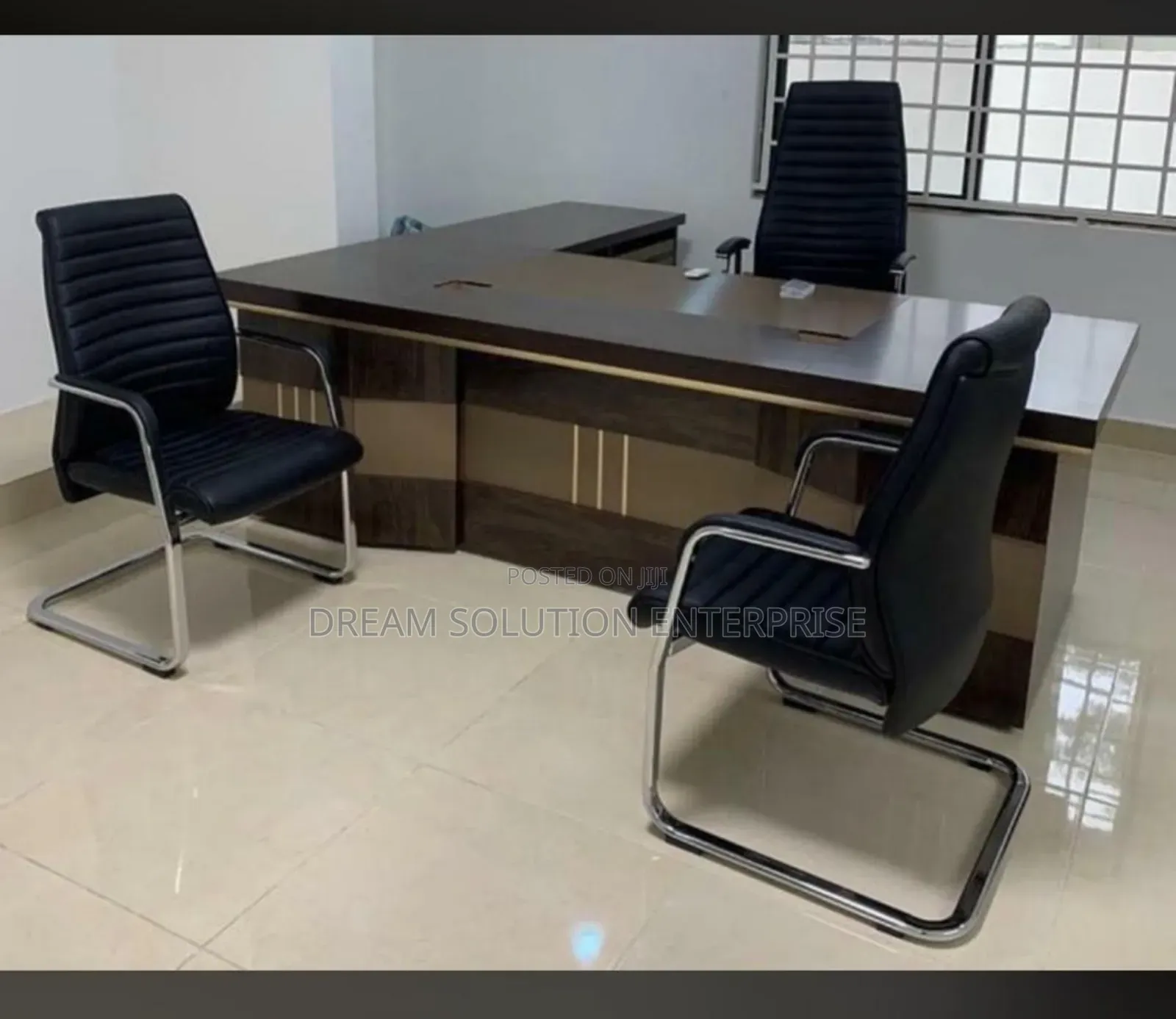 Standard Executive Table With Chairs