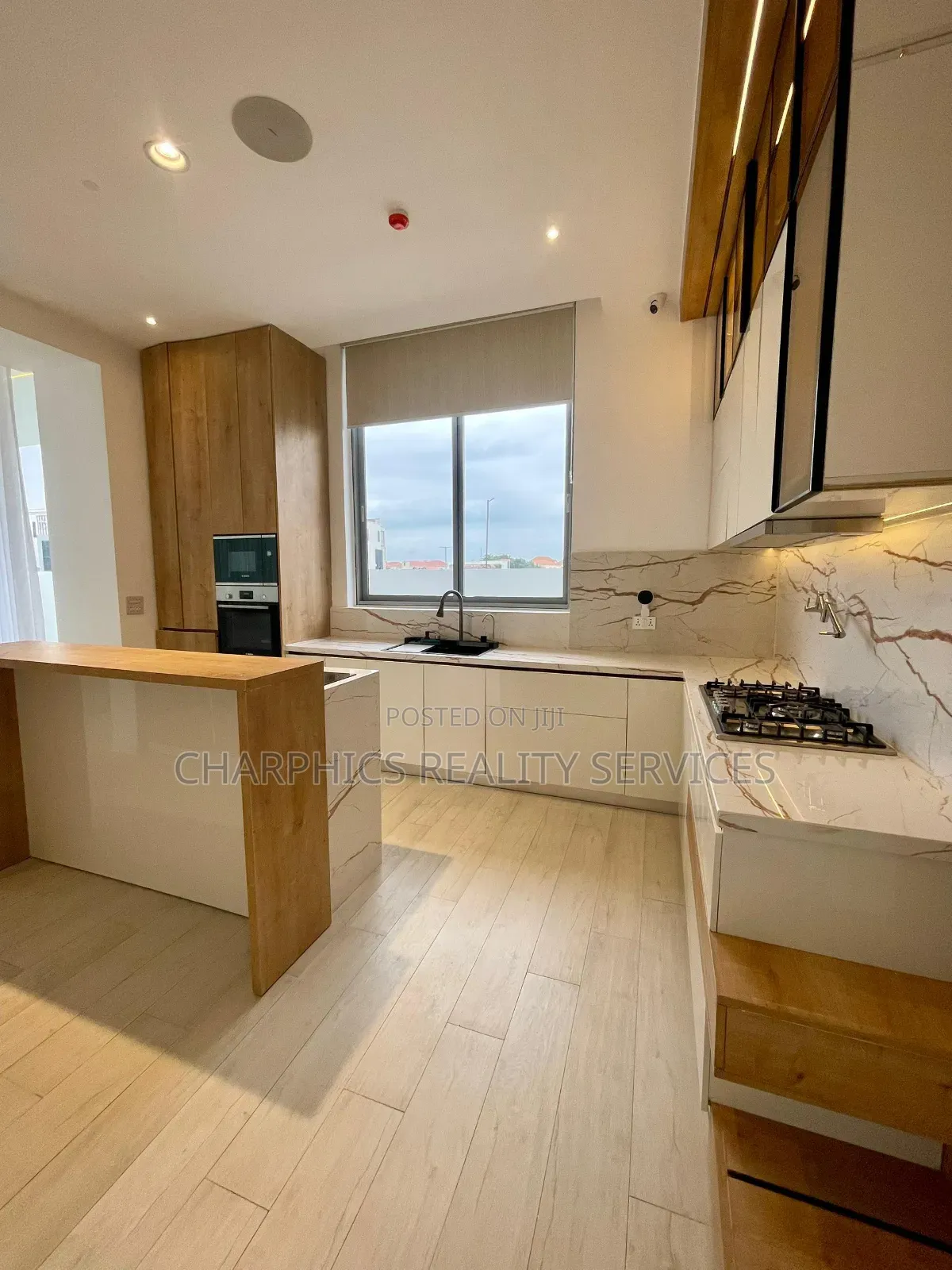 5bdrm Duplex in Ikate for sale