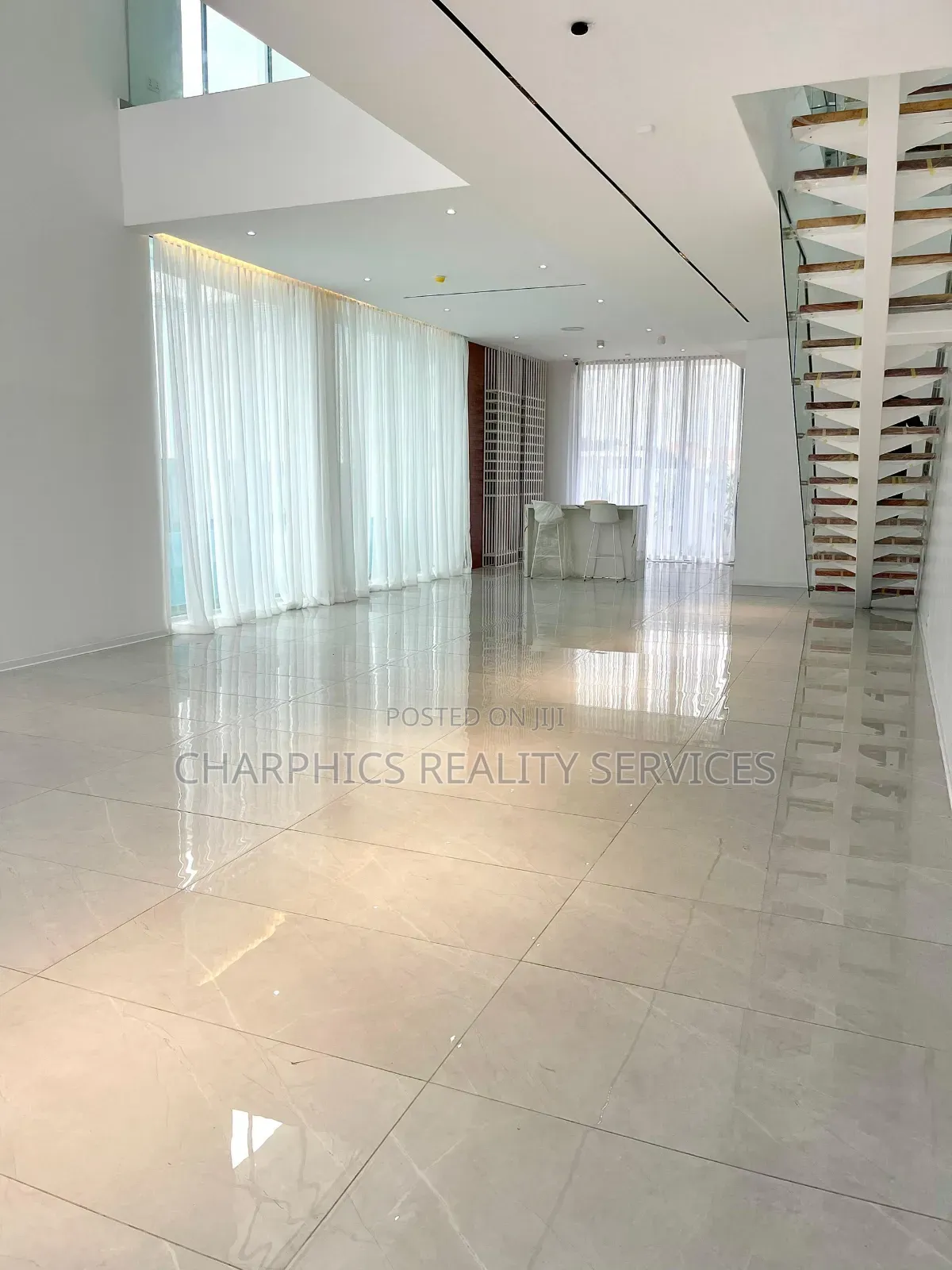 5bdrm Duplex in Ikate for sale