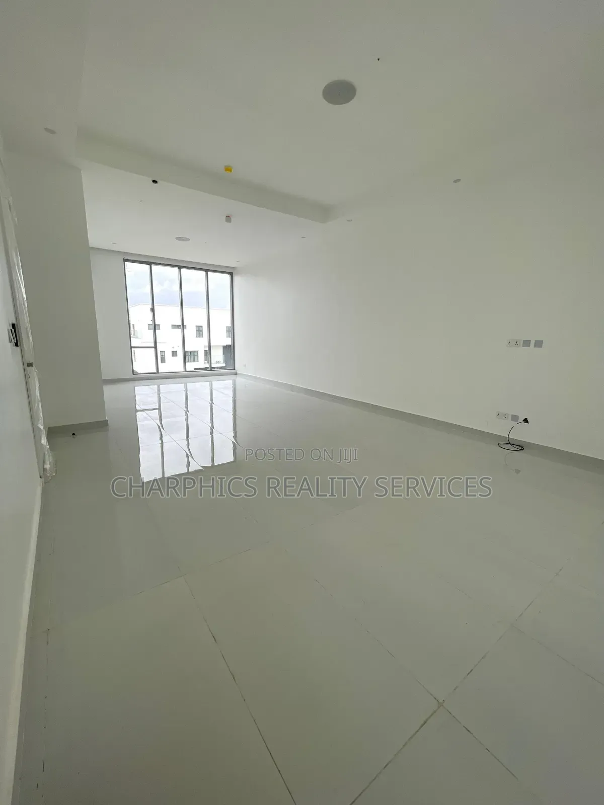 5bdrm Duplex in Ikate for sale