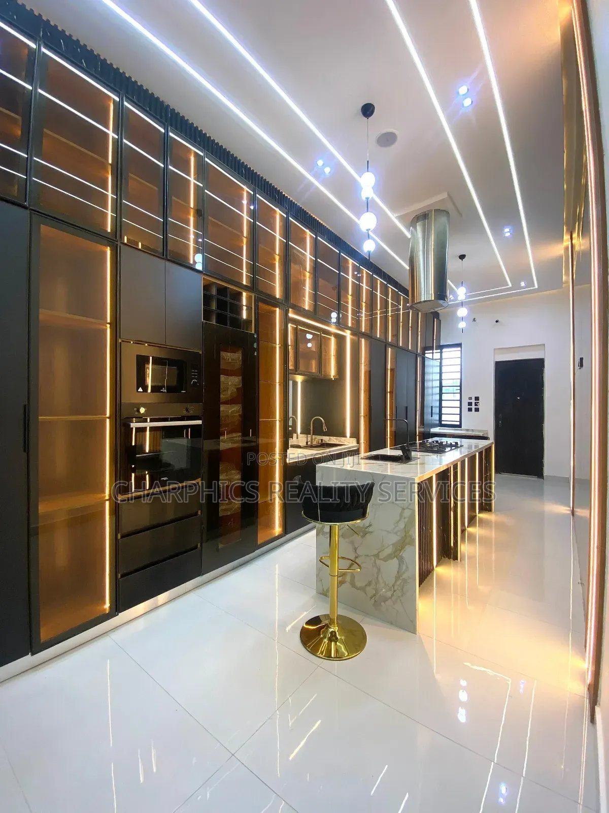 5bdrm Duplex in Lekki for sale