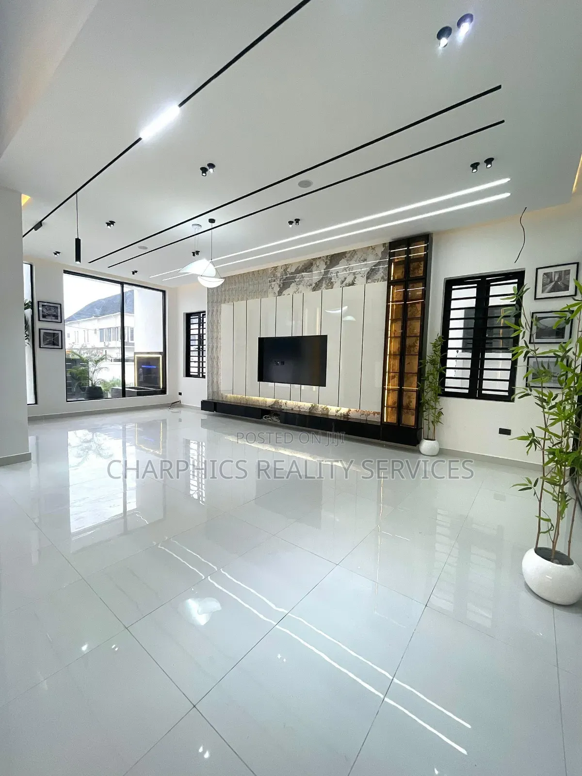 5bdrm Duplex in Lekki for sale