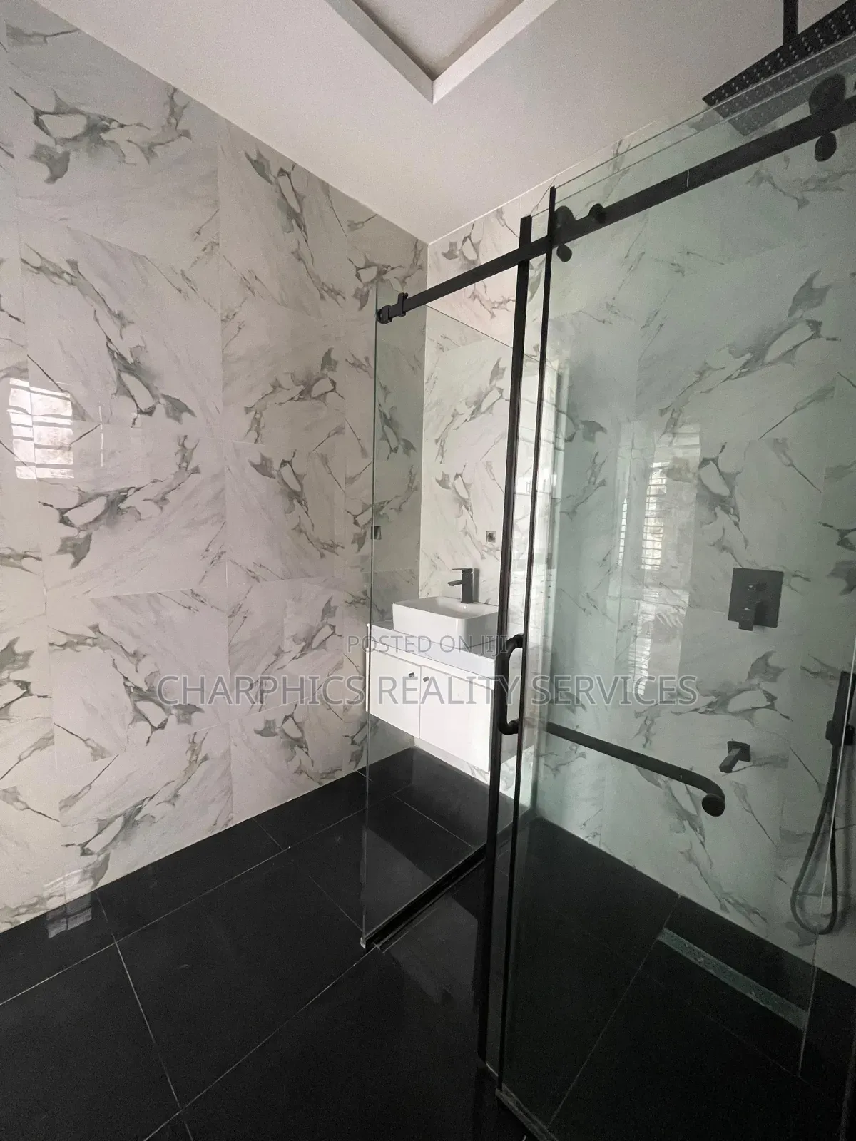4bdrm Duplex in Lekki for sale