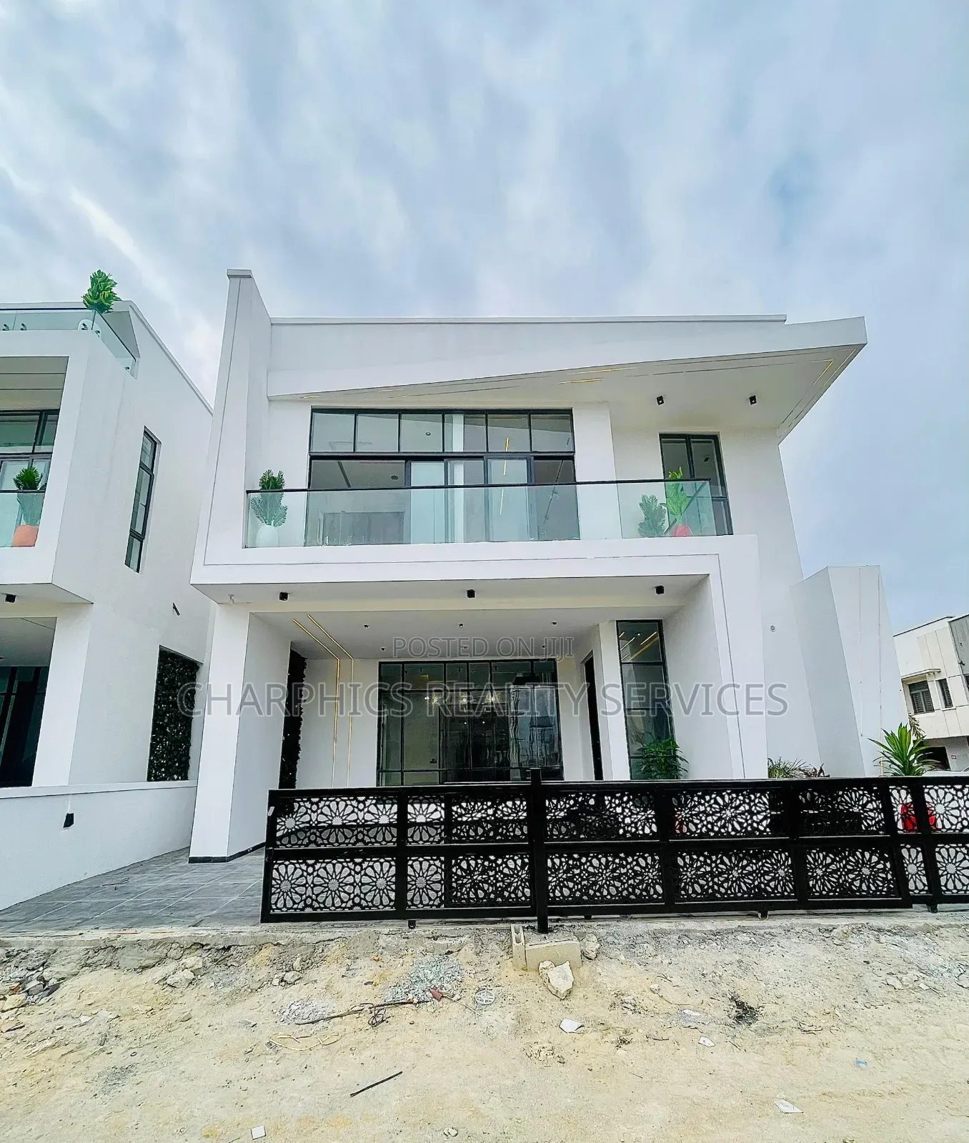 5bdrm Duplex in Lekki for sale