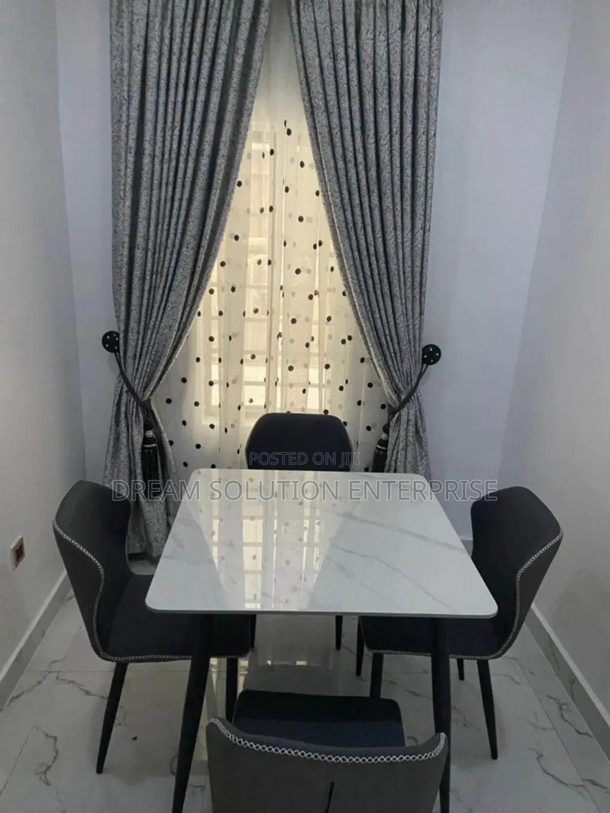Quality 4 in 1 Dinning Table With Chairs