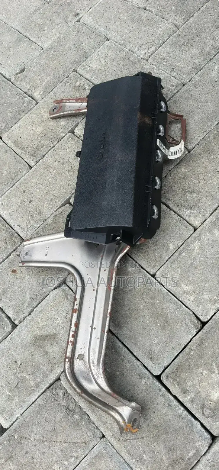 Toyota Camry, Driver Knee Airbag, 2012-2016