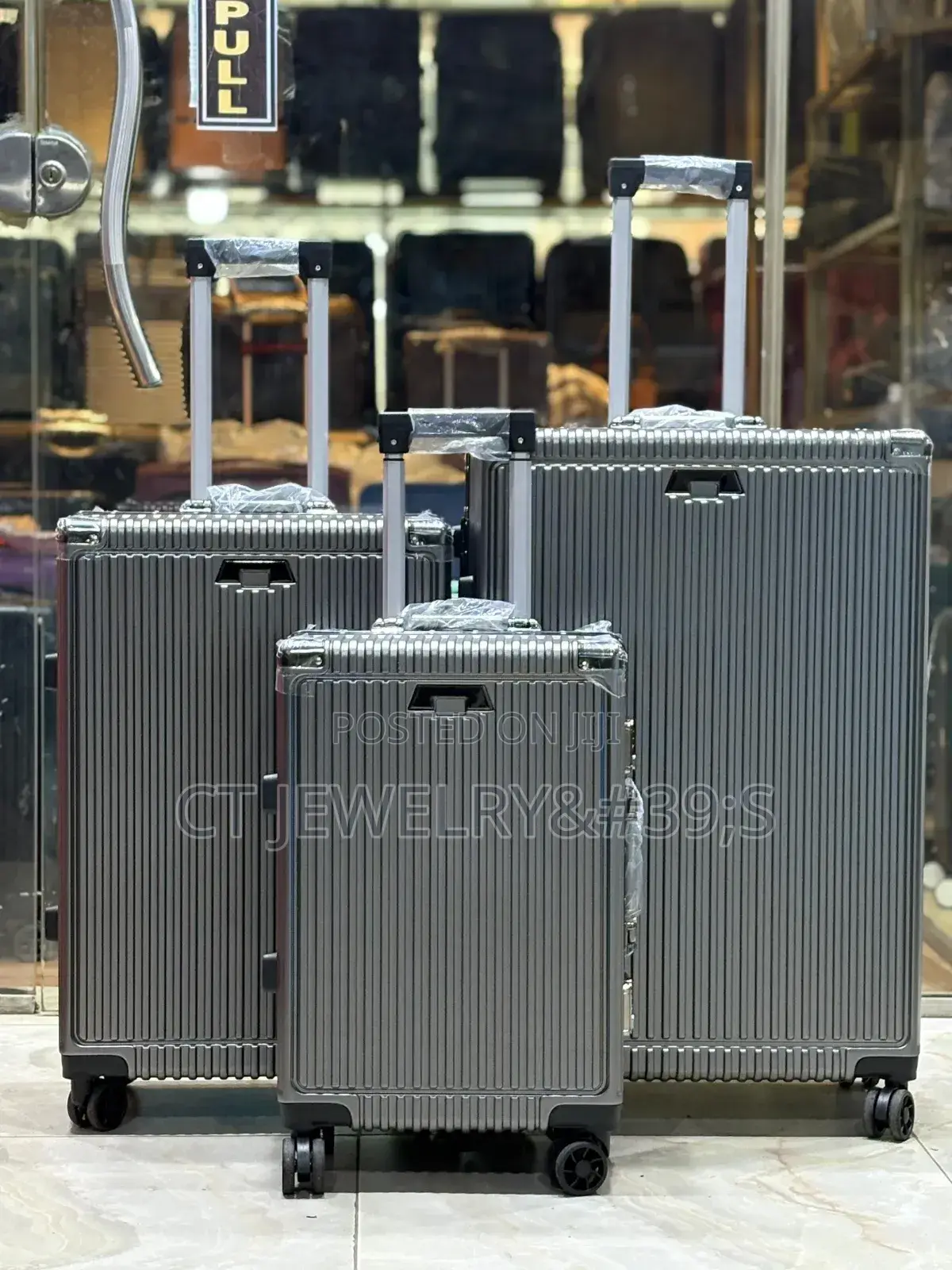 3in1 Traveling Box Get For Family And Urself (L28/M24/S24)