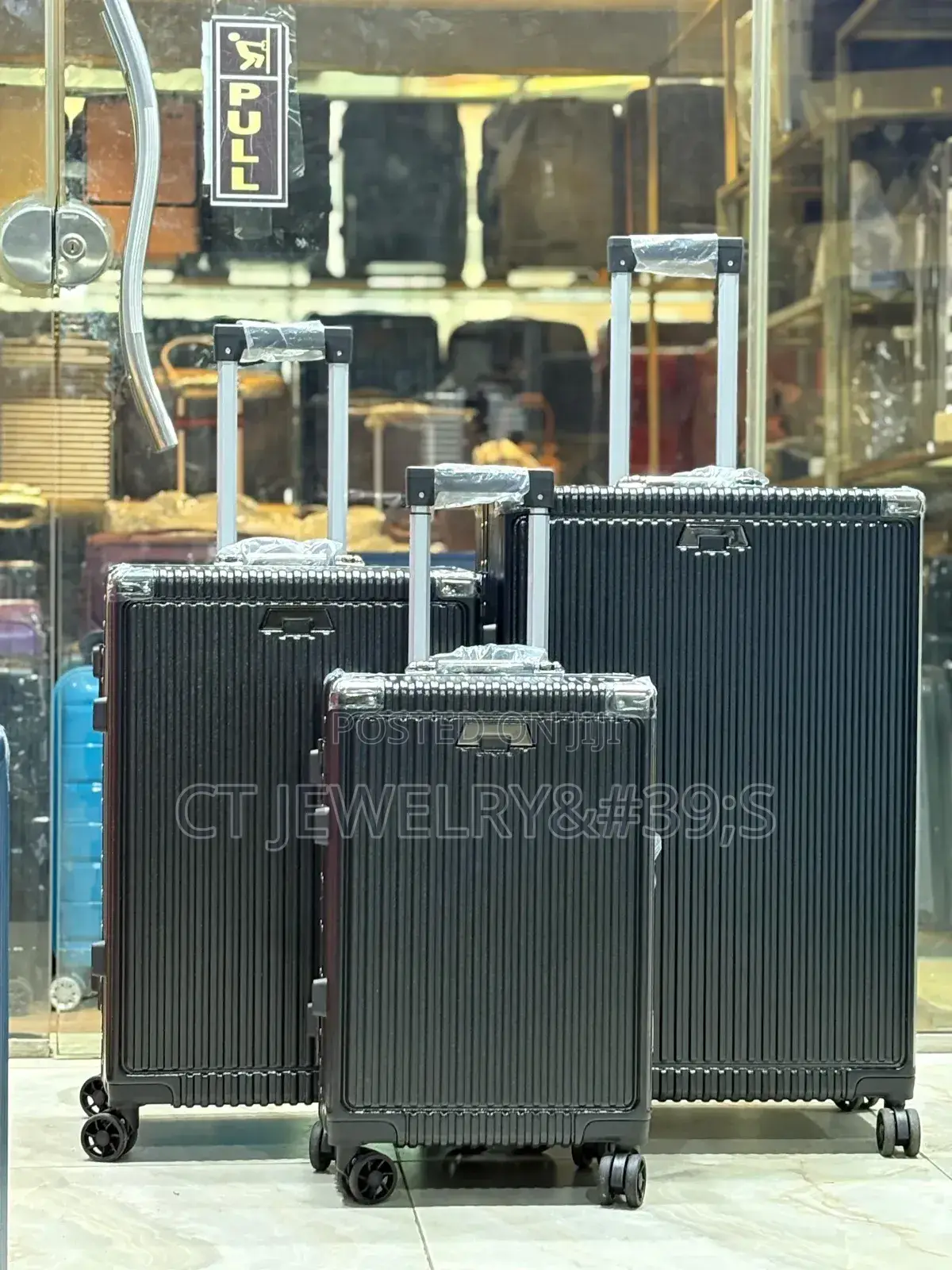 3in1 Traveling Box Get For Family And Urself (L28/M24/S24)