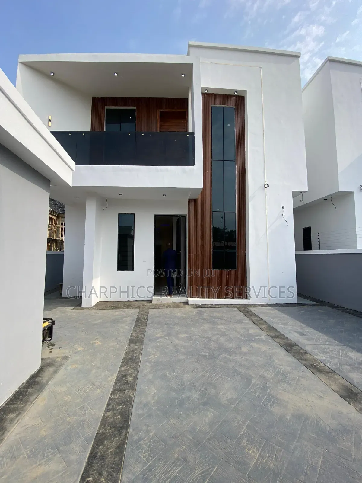 4bdrm Duplex in Lekki Phase 2 for sale