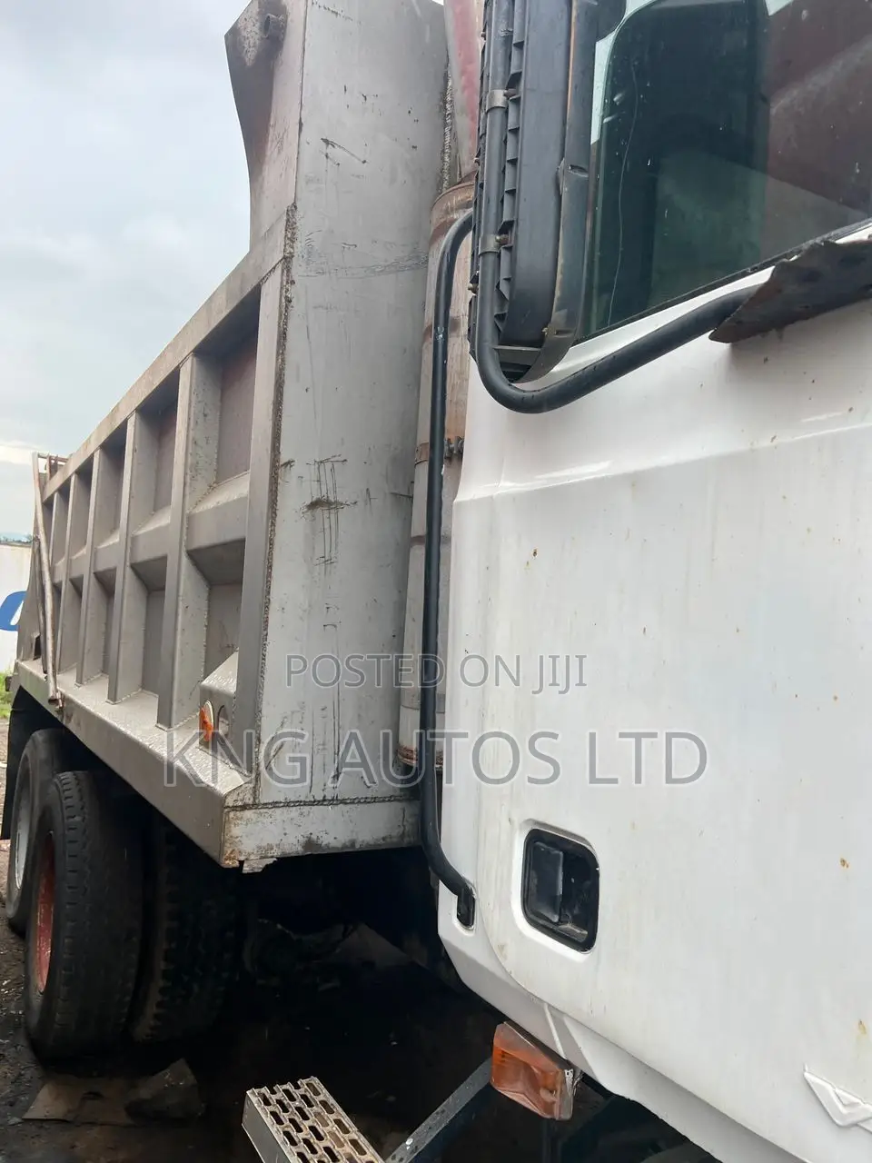 Mack Granite Truck