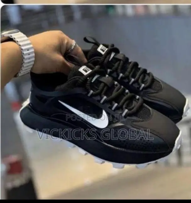 High Quality Chunky Lace Up Nike Sneakers
