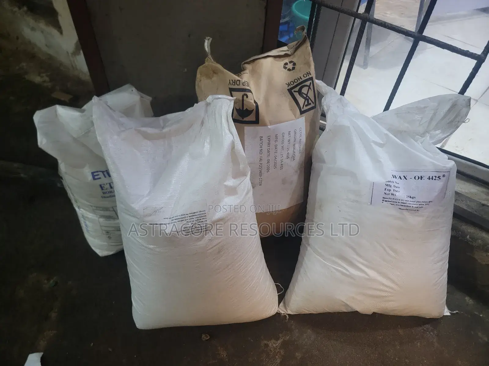 Stearic Acid (Cosmetic Grade) – 100g / 500g / 1kg/ 25kg