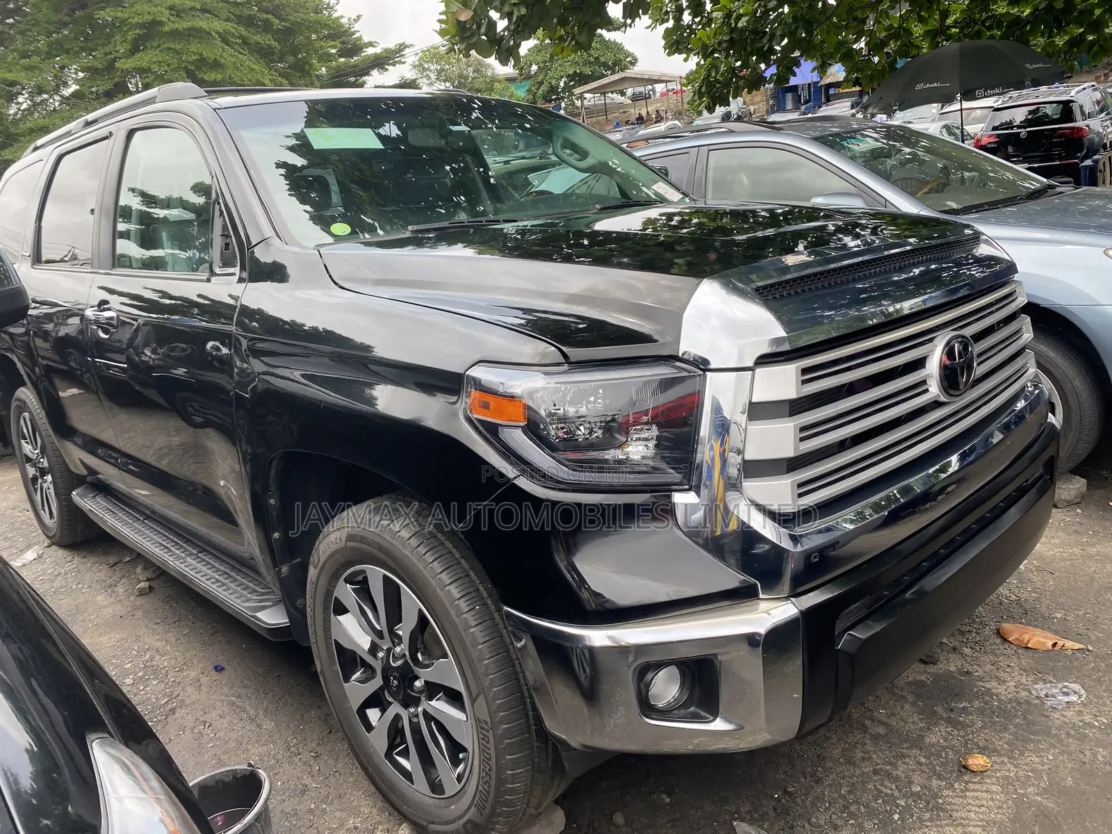 Toyota Sequoia Platinum 4dr SUV 4WD (5.7L 8cyl 6A) 2016 Black