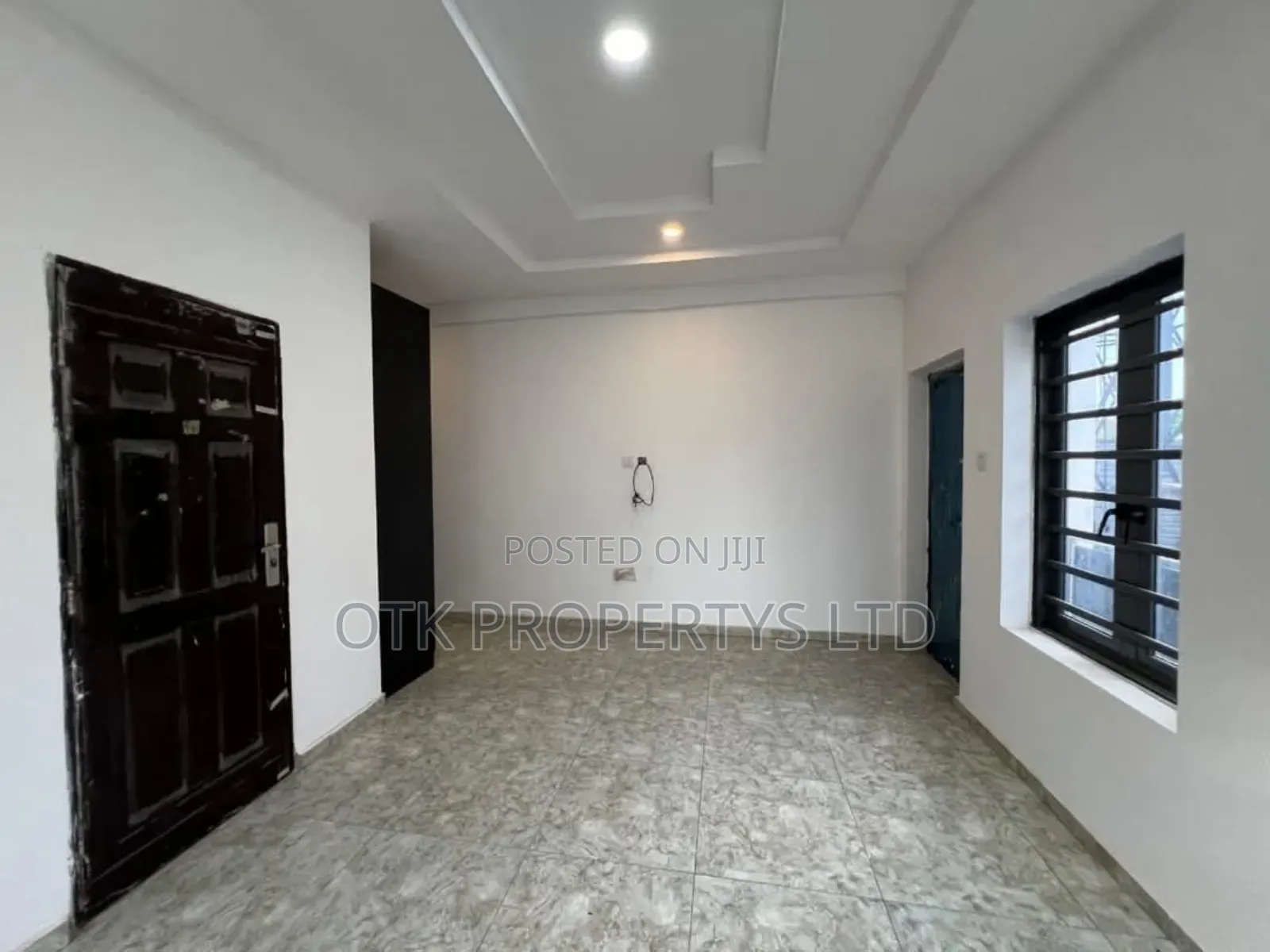 3bdrm Block of Flats in Ensuite Off Freedom for sale