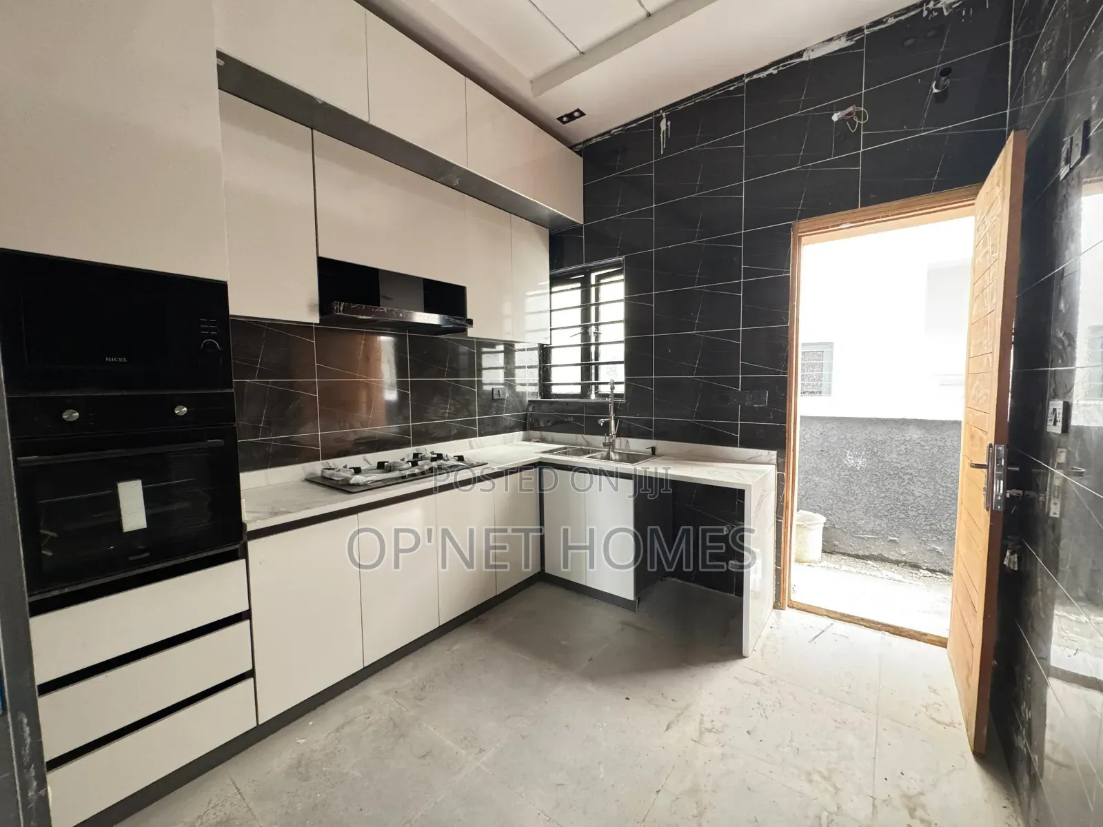 Furnished 3bdrm Duplex in Lekki for sale