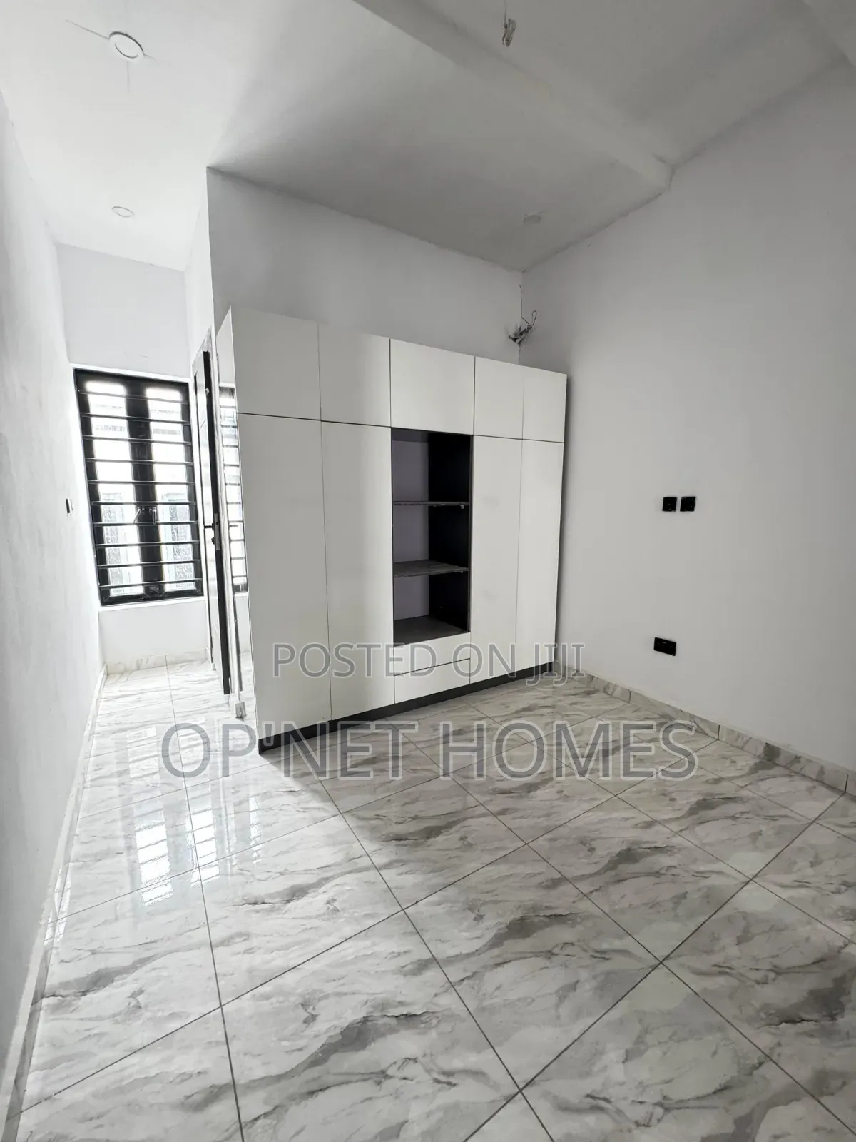 Furnished 3bdrm Duplex in Lekki for sale