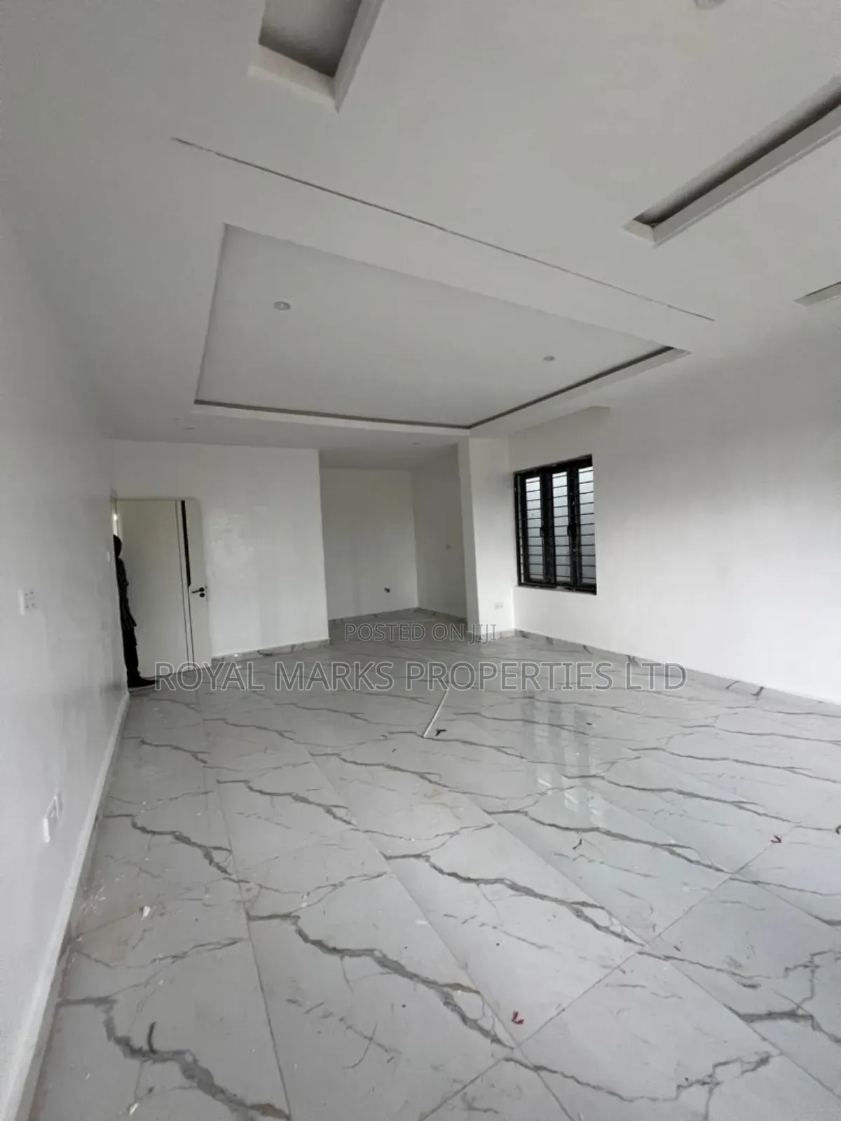 5bdrm Duplex in Kado for sale