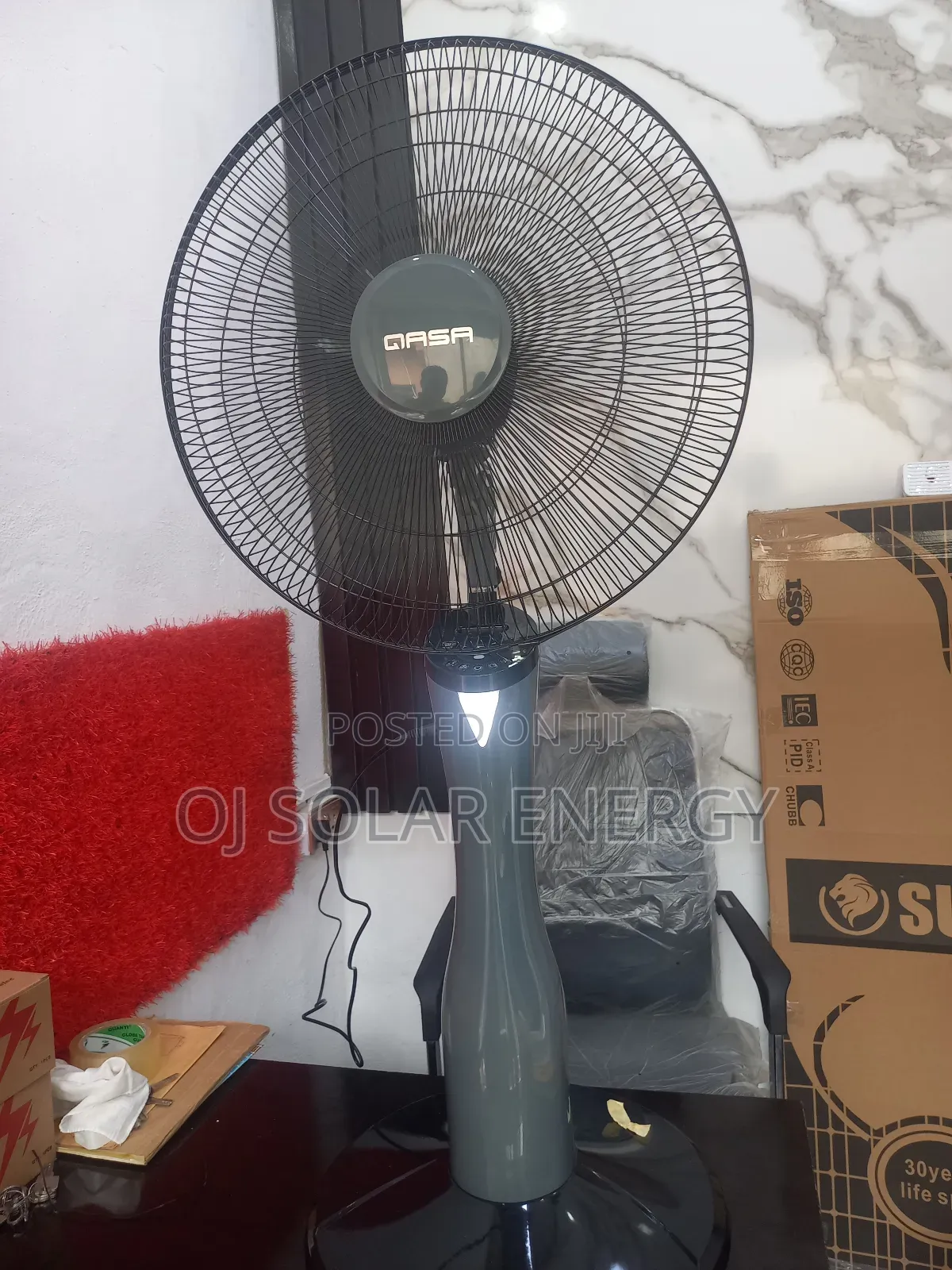 Qasa 18-Inch Solar Rechargeable Fan