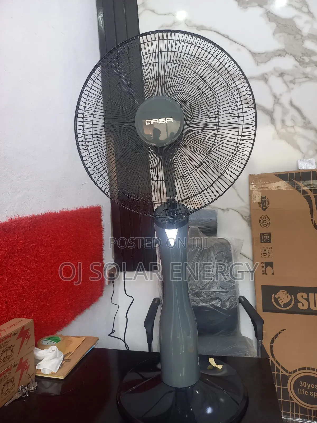 Qasa 18-Inch Solar Rechargeable Fan