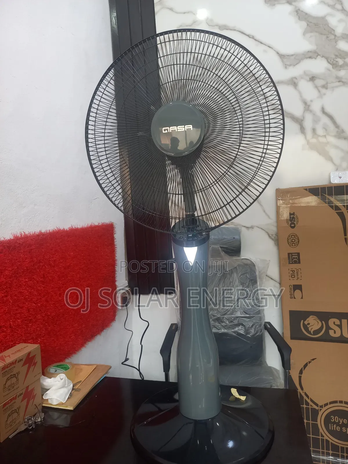 Qasa 18-Inch Solar Rechargeable Fan