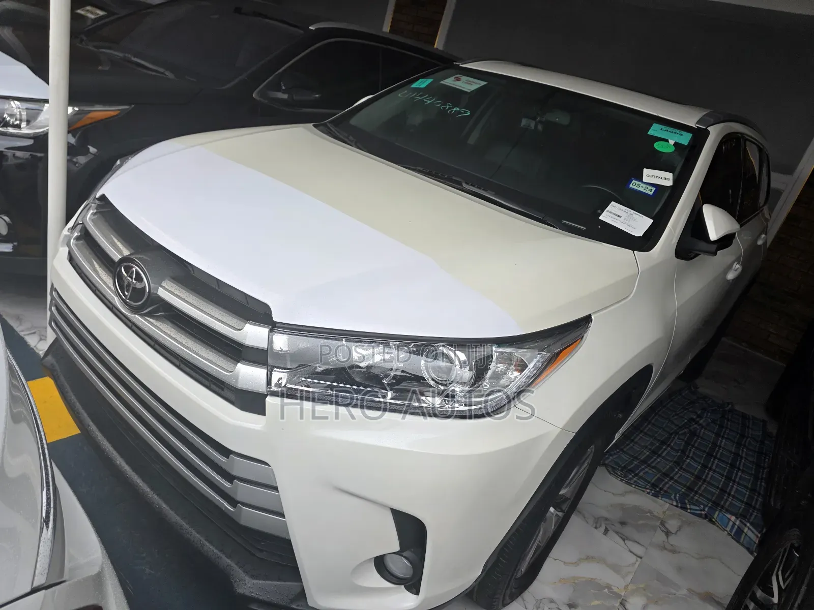 Toyota Highlander XLE 4dr SUV AWD (3.5L 6cyl 6A) 2015 White