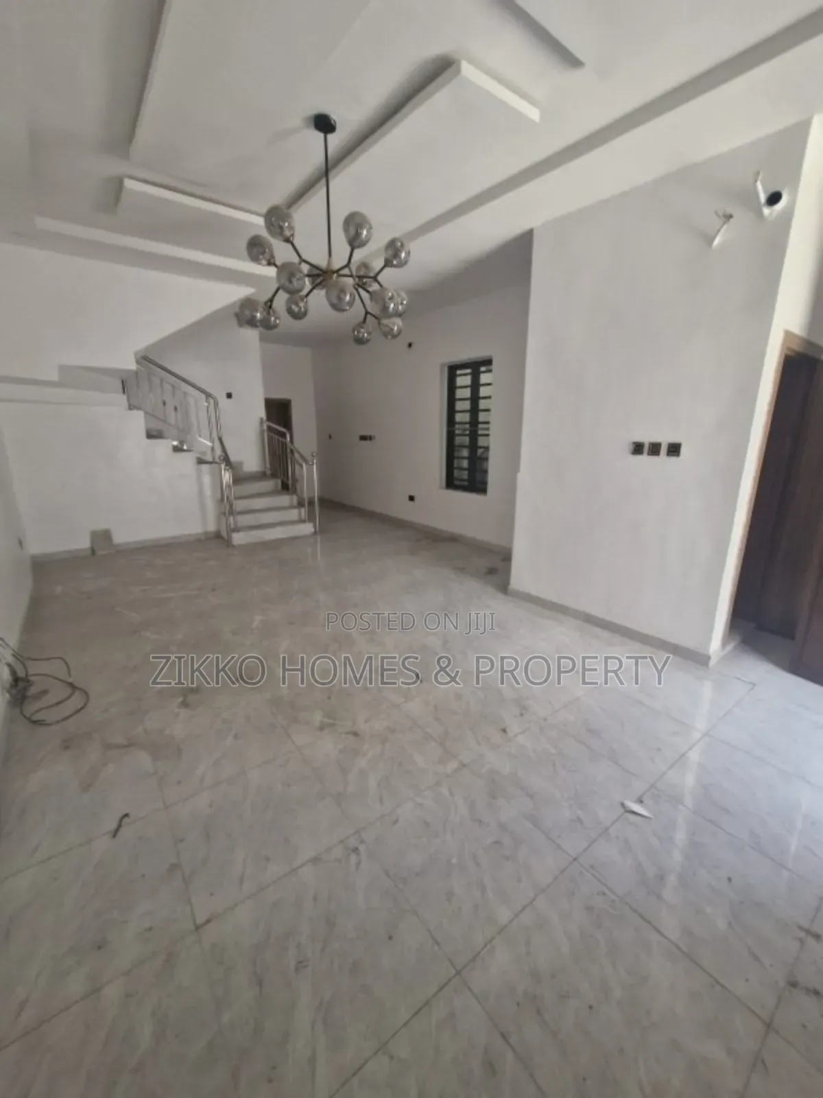 4bdrm Duplex in Orchid, Chevron for sale