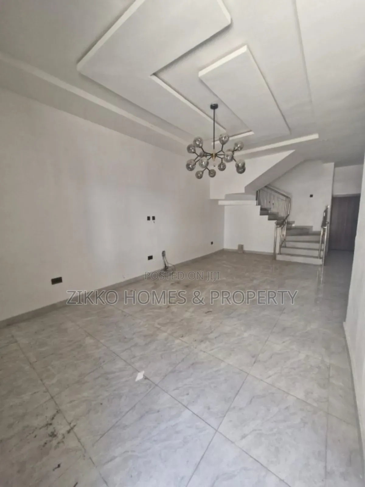 4bdrm Duplex in Orchid, Chevron for sale
