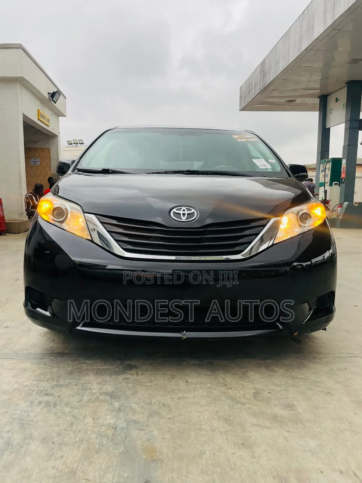 Toyota Sienna Limited 7 Passenger 2011 Black