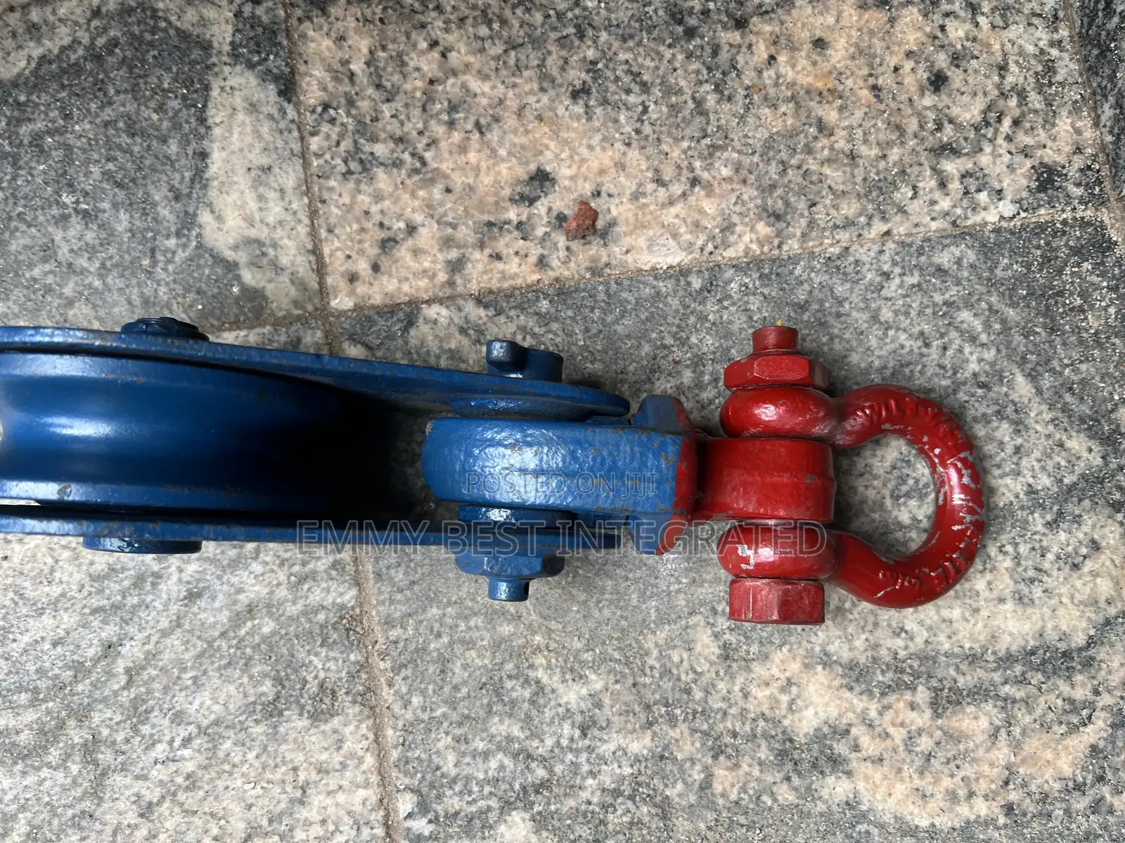 3 In. 2 Ton Swivel Shackle Snatch Block