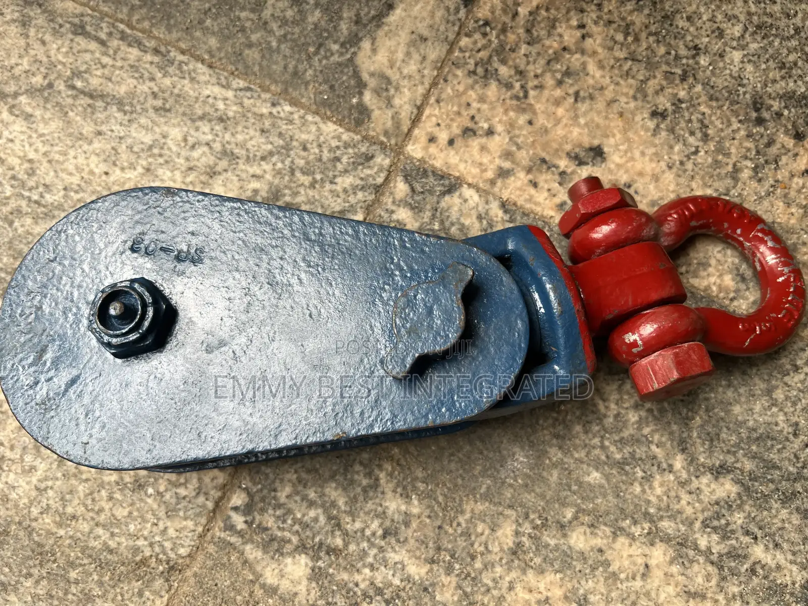 3 In. 2 Ton Swivel Shackle Snatch Block