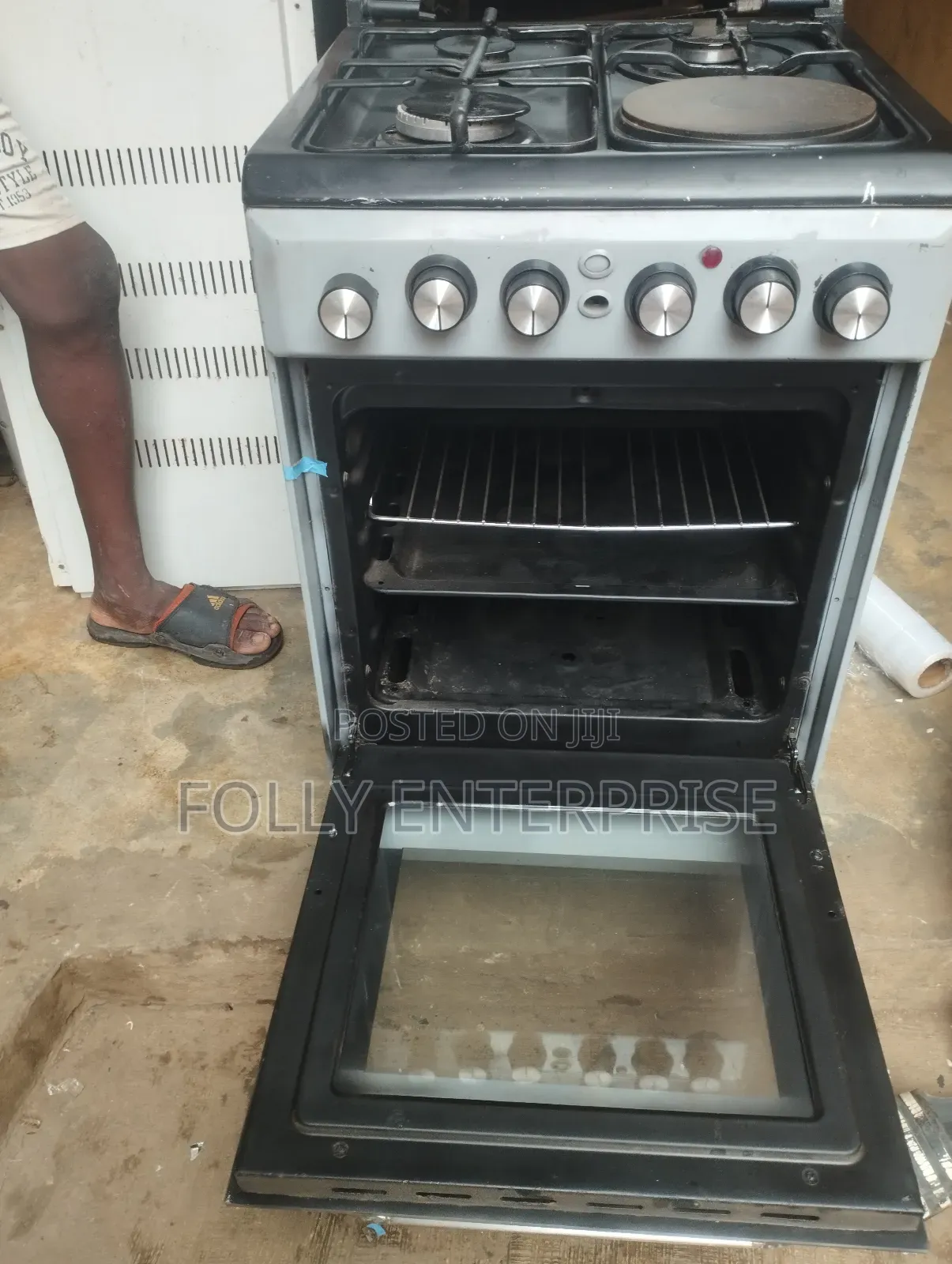 Three Burners Gas Cooker With Hotplate