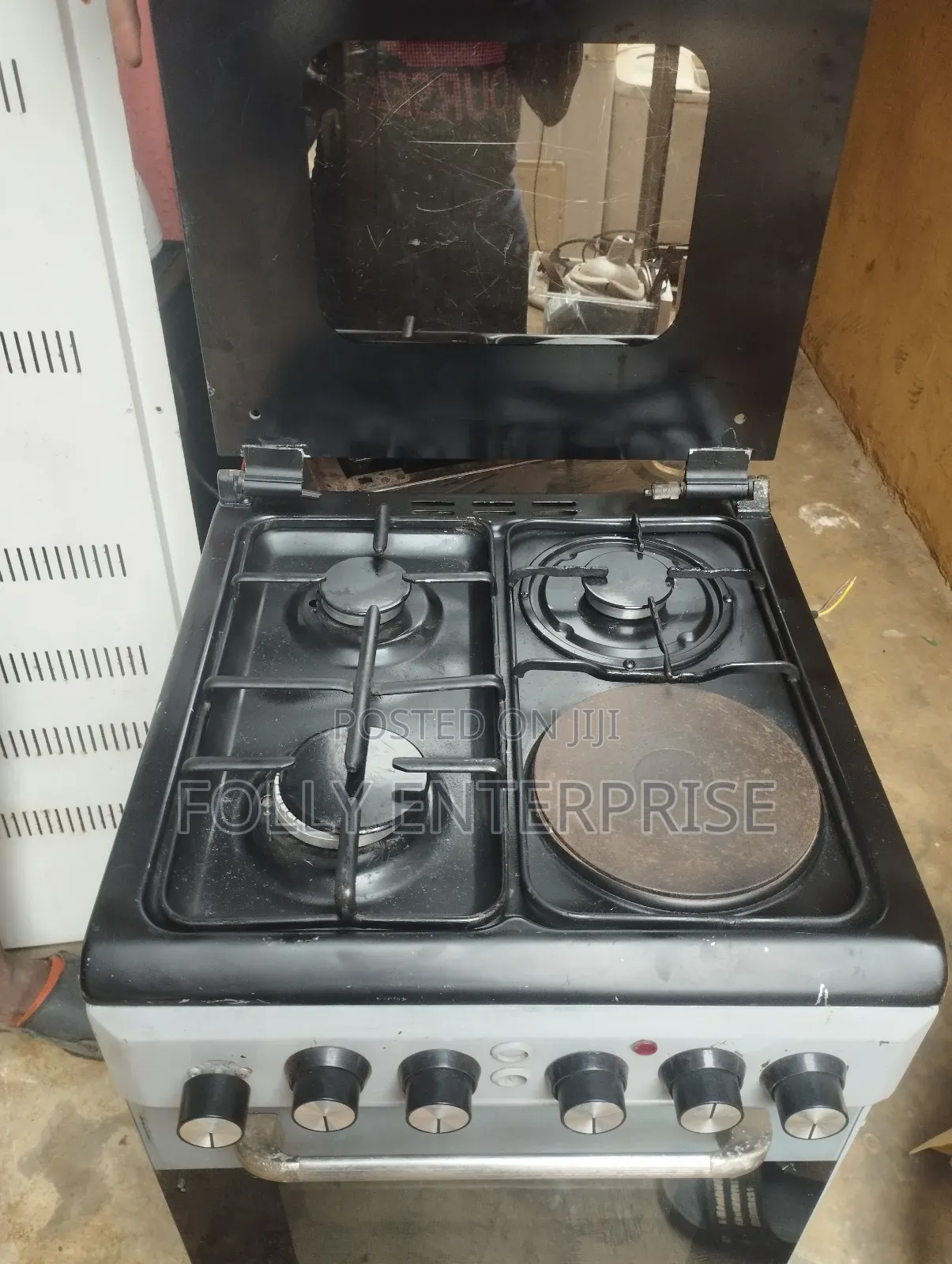 Three Burners Gas Cooker With Hotplate