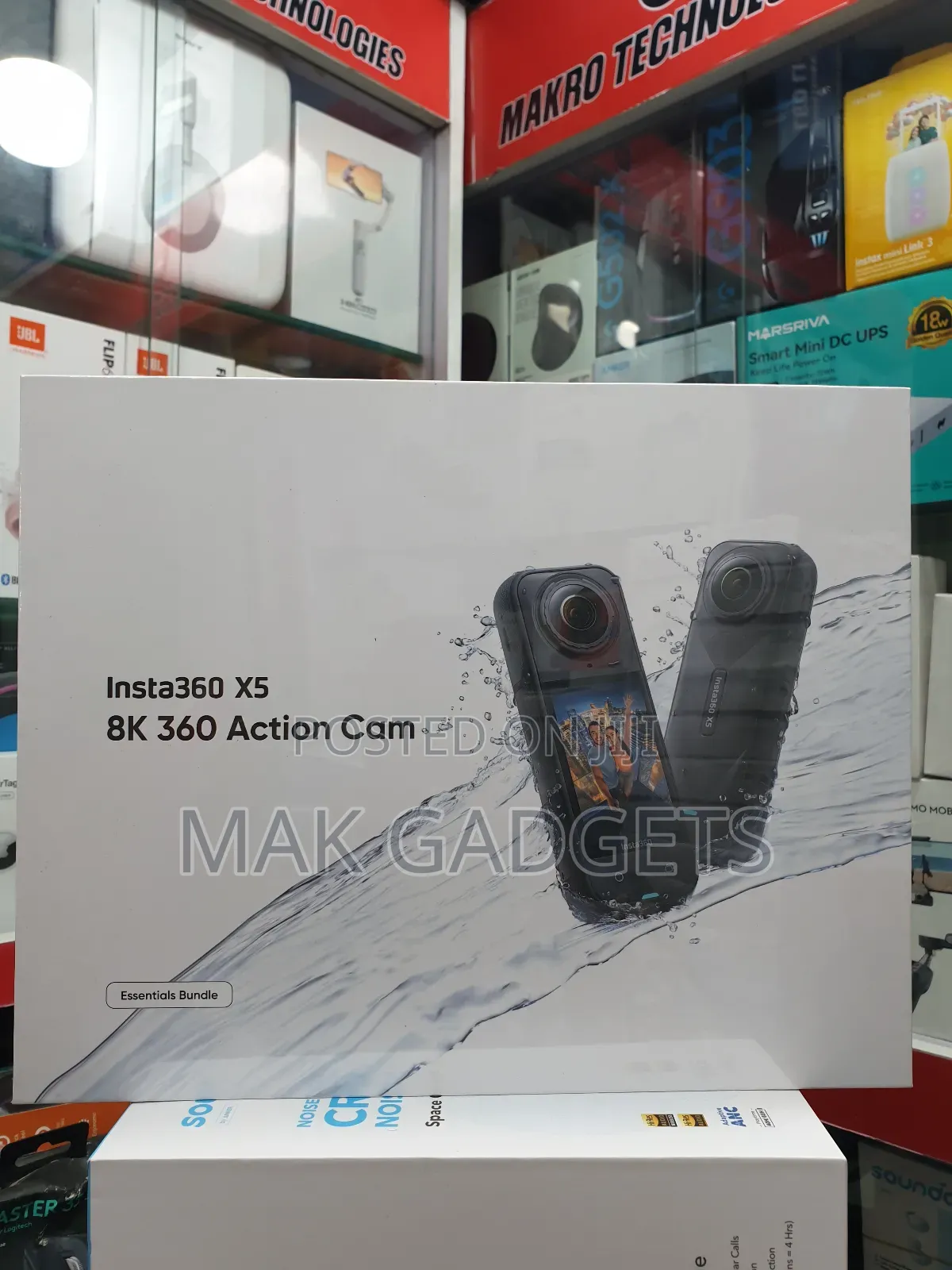 Insta360 X5 Essentials Bundle - Waterproof 360° Action