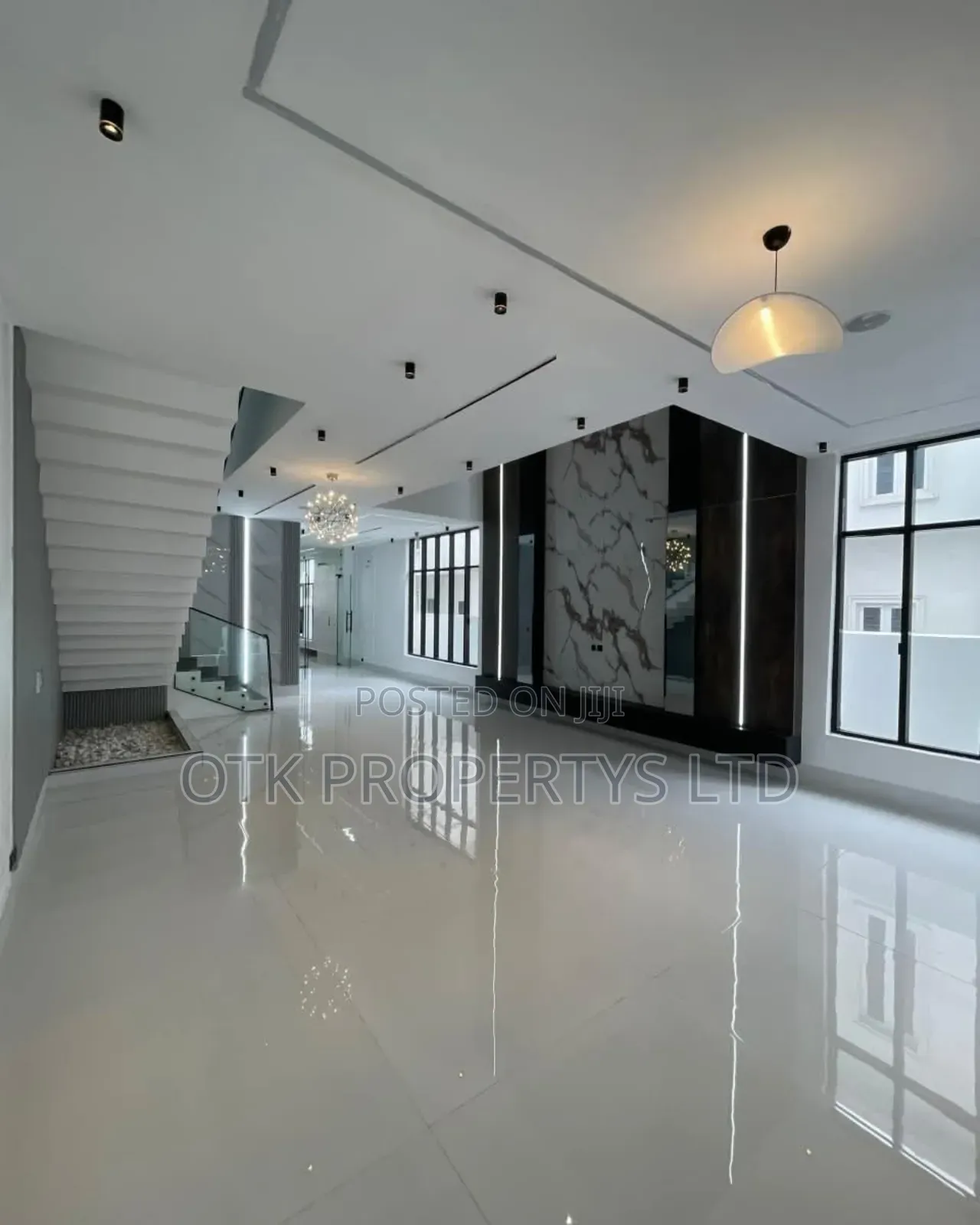 5bdrm Duplex in Chevron Toll Gate for sale