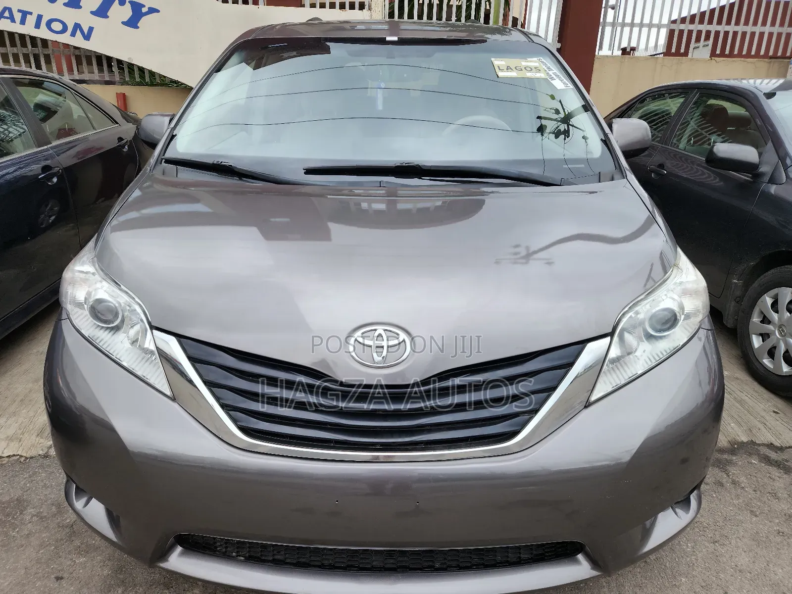 Toyota Sienna LE 8 Passenger 2012 Gray