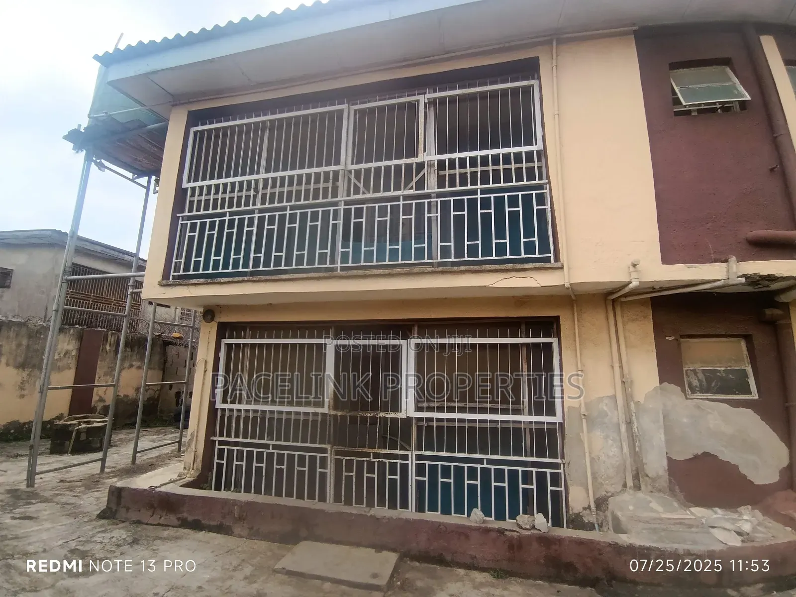 10bdrm Block of Flats in Egbeda for sale