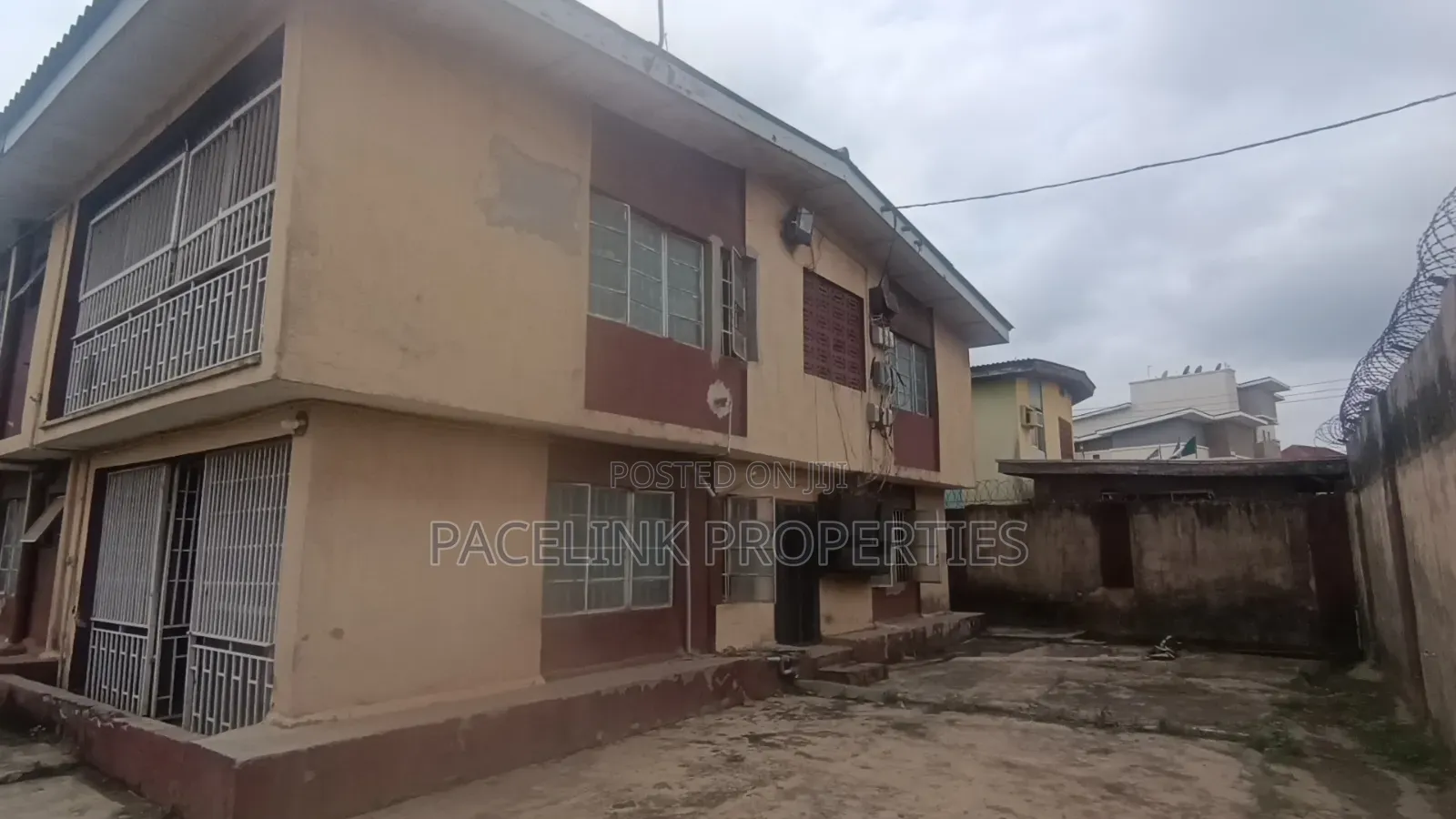 10bdrm Block of Flats in Egbeda for sale