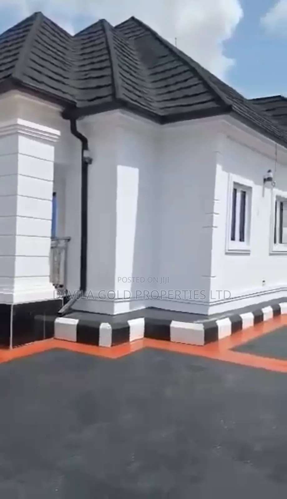 6bdrm Block of Flats in Benin City for sale