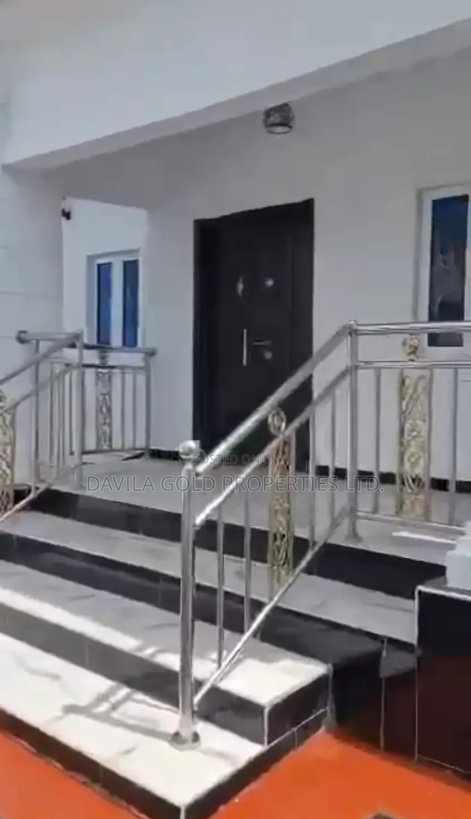 6bdrm Block of Flats in Benin City for sale