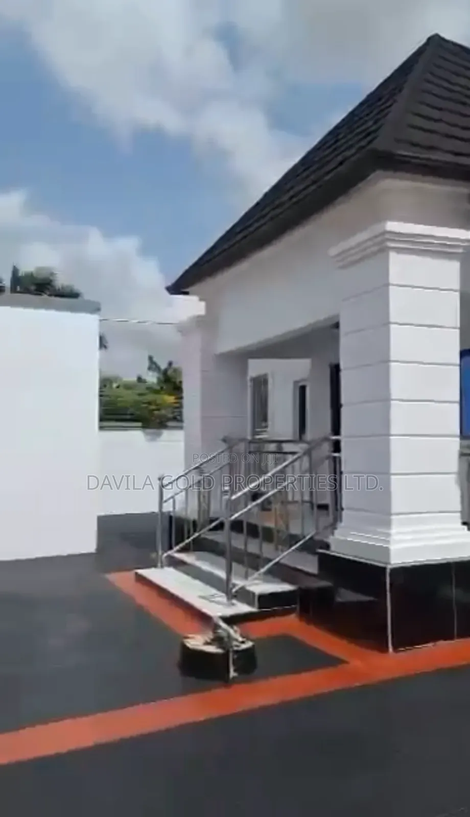 6bdrm Block of Flats in Benin City for sale