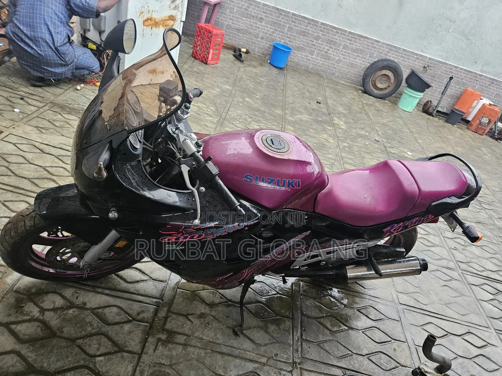 Suzuki SFV650 2000 Orange
