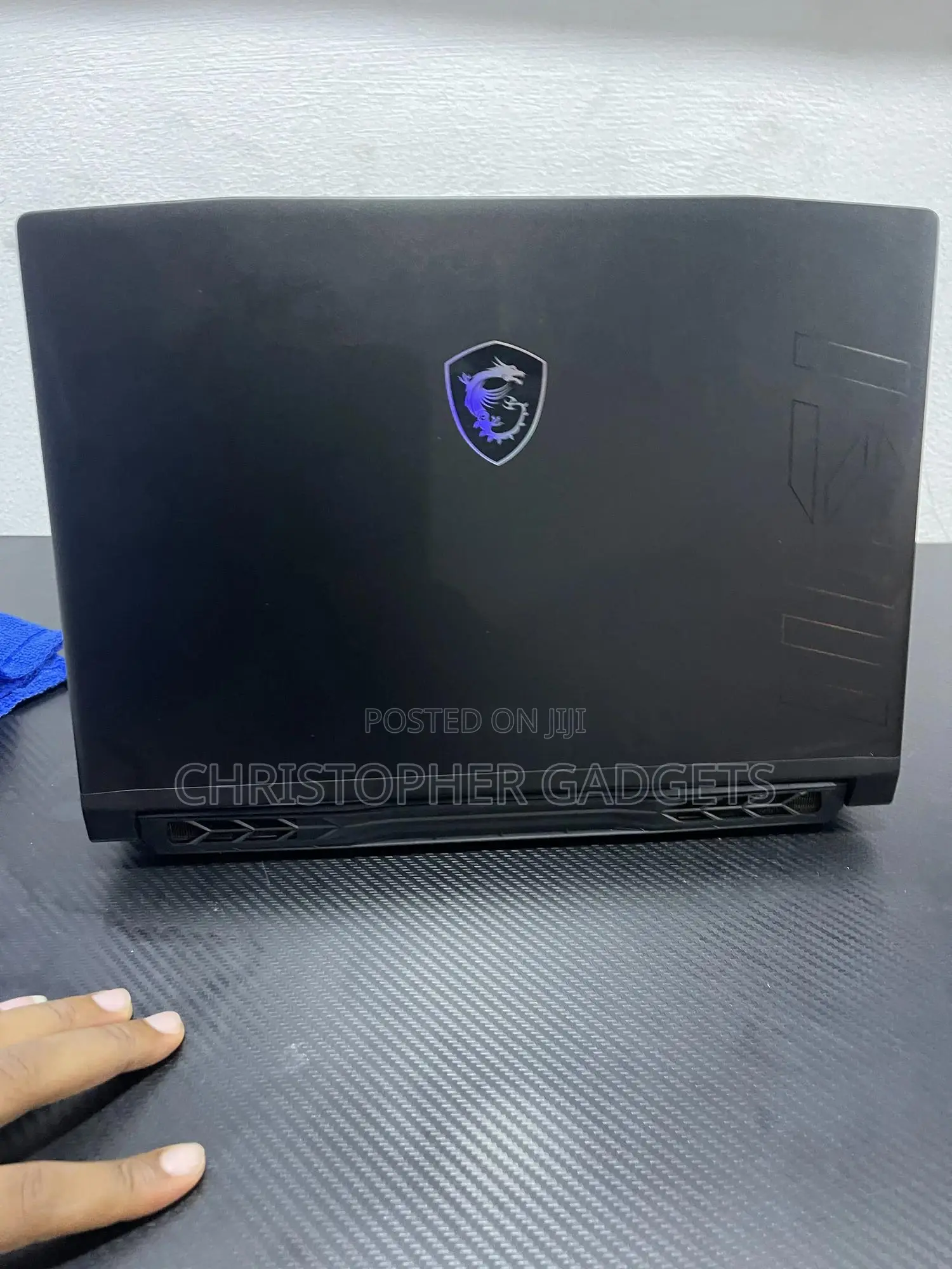 Laptop MSI Raider GE68HX 13VI-202US 16GB Intel Core i7 SSD 1T