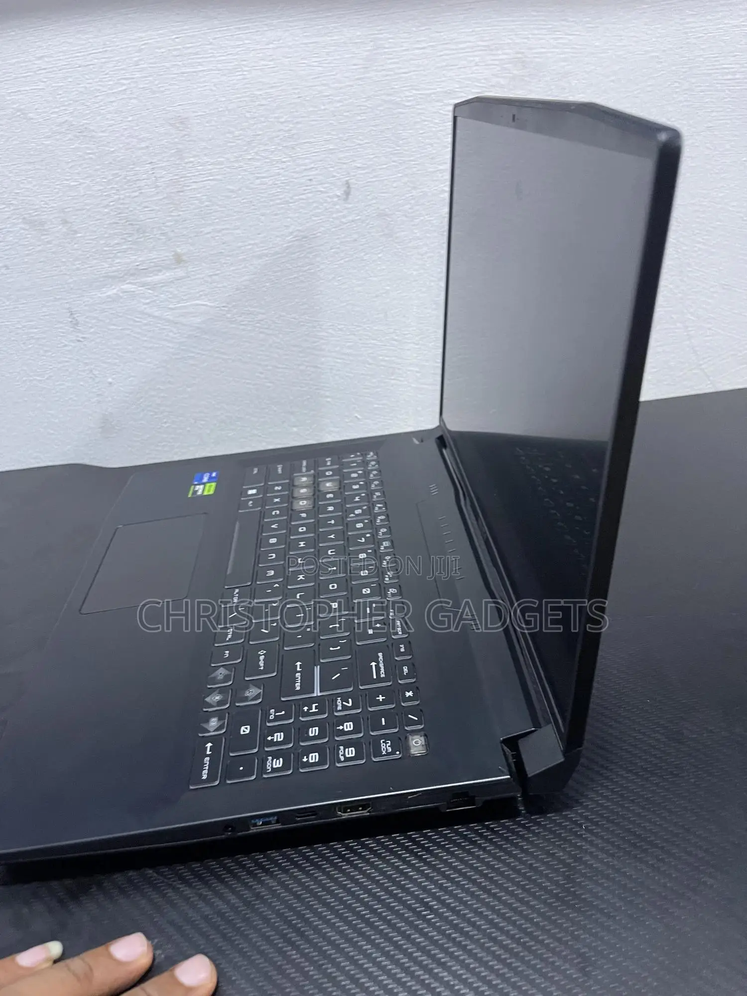 Laptop MSI Raider GE68HX 13VI-202US 16GB Intel Core i7 SSD 1T