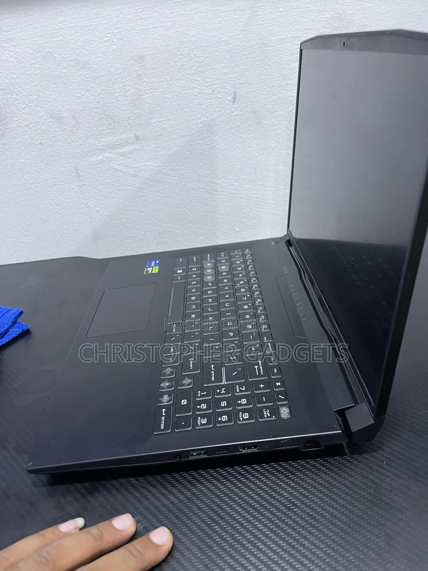 Laptop MSI Raider GE68HX 13VI-202US 16GB Intel Core i7 SSD 1T