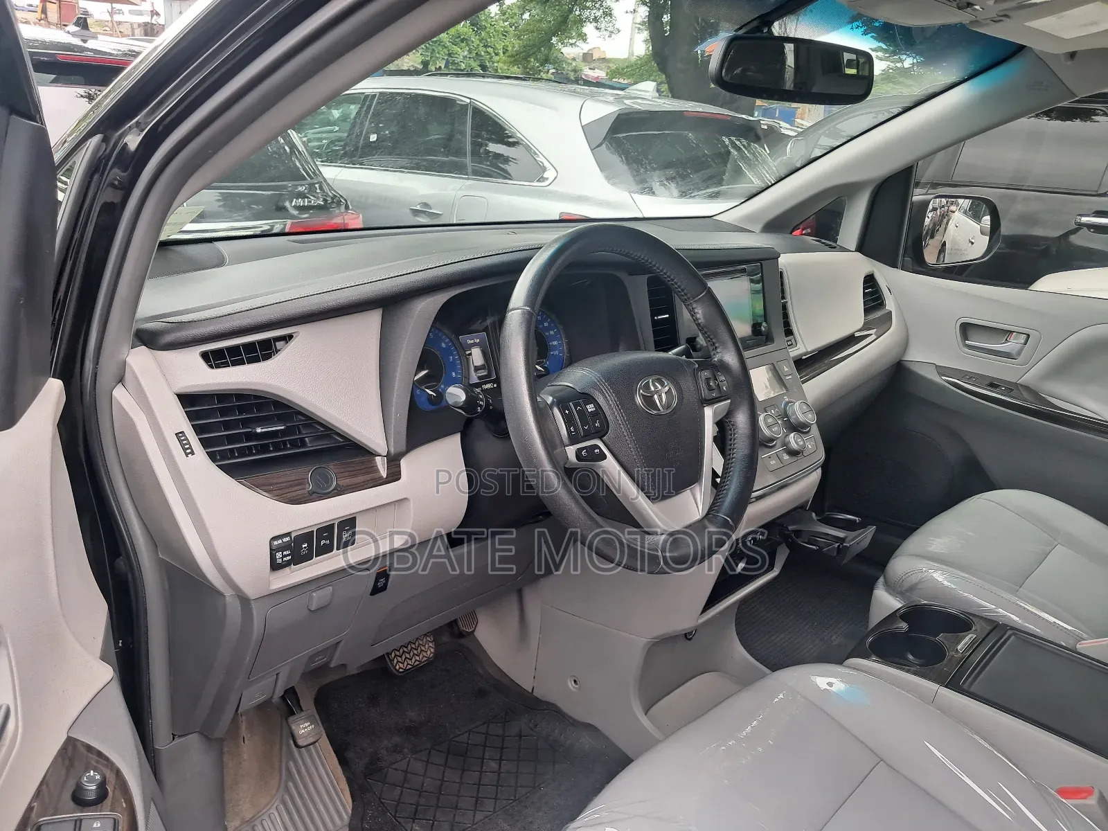 Toyota Sienna XLE 8 Passenger (3.5L 6cyl 6A) 2016 Black